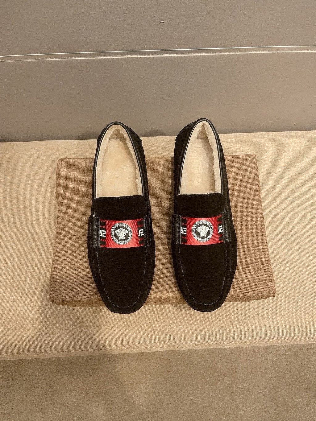 微商相册测试鞋子-Versace Black Red Accent Slip-On Loafers — front