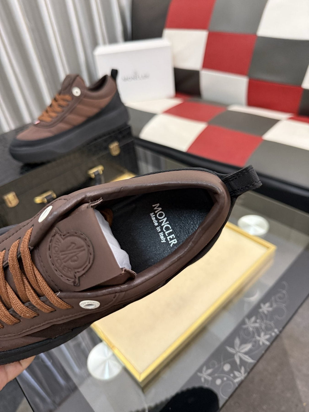 微商相册测试鞋子-Moncler Dark Brown and Black Low-Top Sneakers — label
