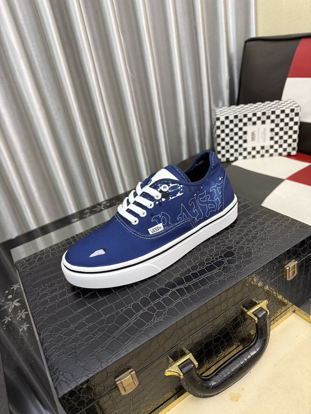 Vans Navy Blue Graphic Low-Top Sneakers — front