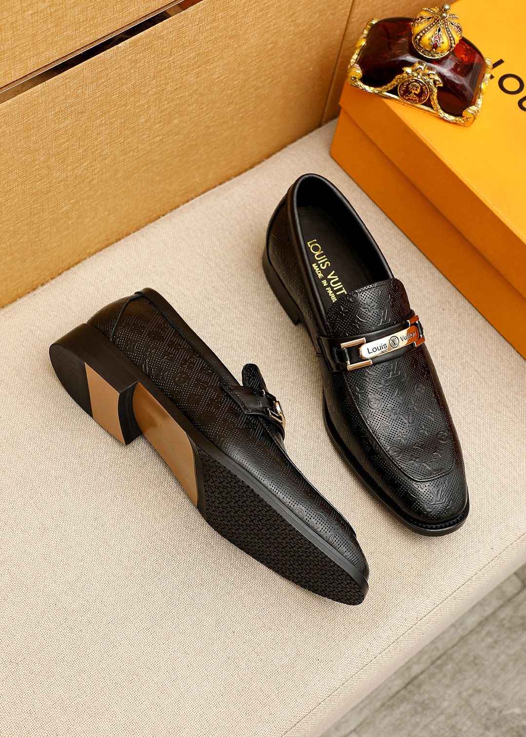 Louis Vuitton Black Textured Buckle Loafers — front