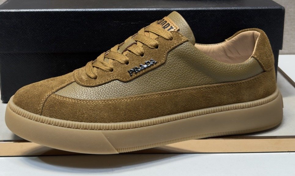 Prada Logo Low-Top Sneakers — hero
