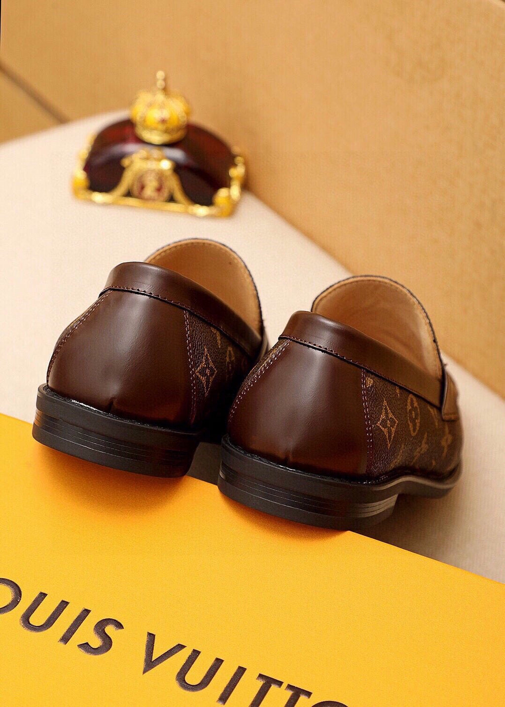 微商相册测试鞋子-Louis Vuitton Monogram Buckle Loafers — back