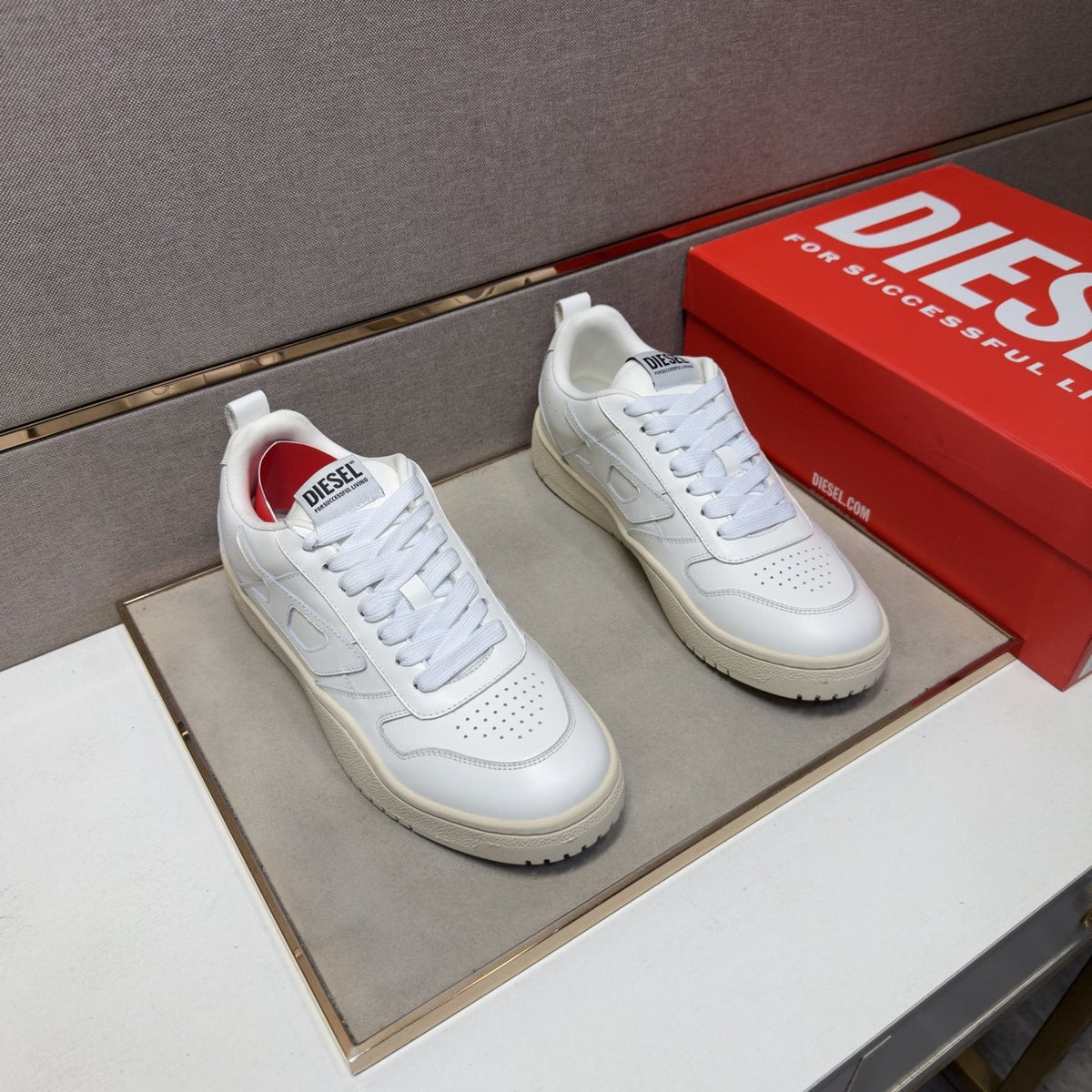 Diesel Panel Low-Top Sneakers — front