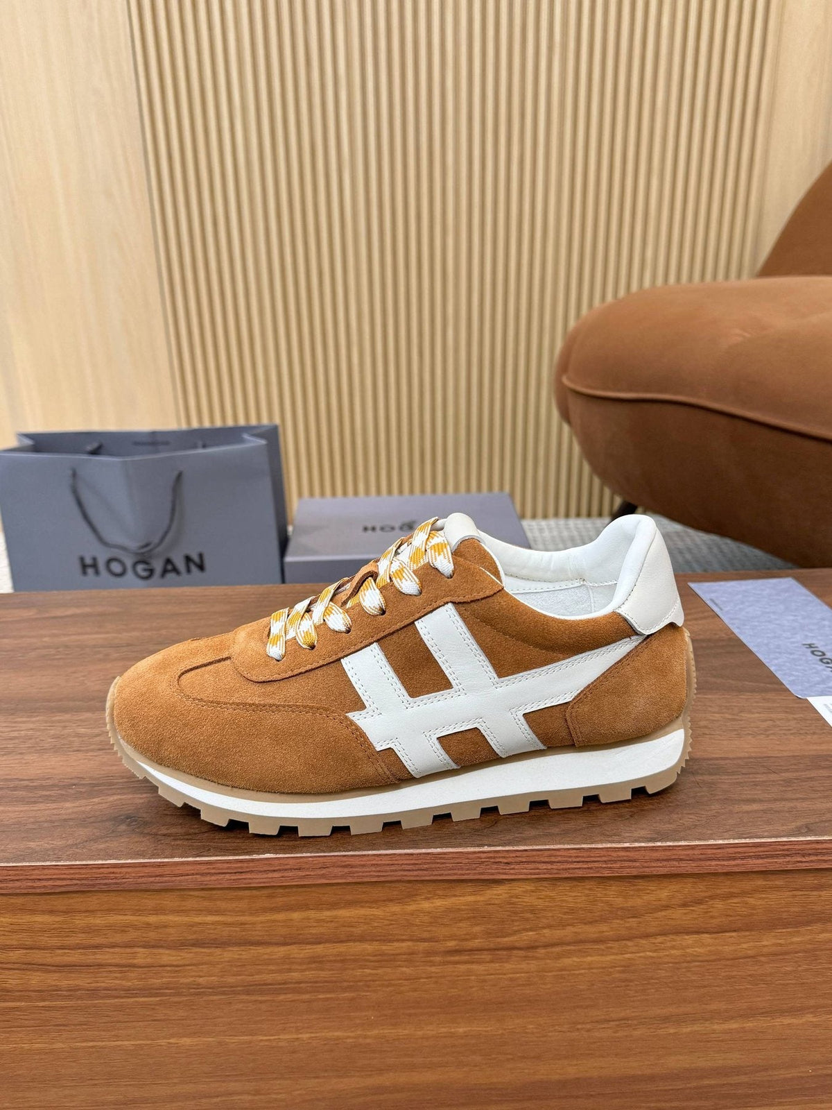 Hogan Leather Low-Top Sneakers — front