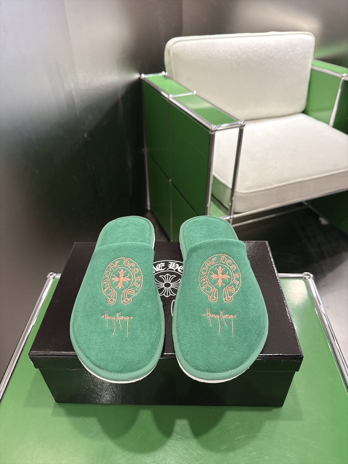 Comehearts Embroidered Open-Back Slippers — front