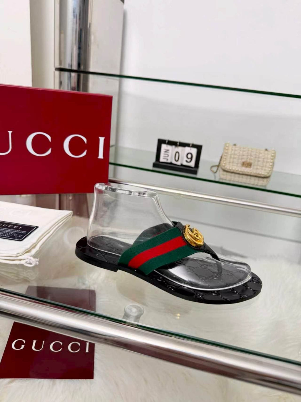 Gucci Green-Red Strap Thong Sandals — side